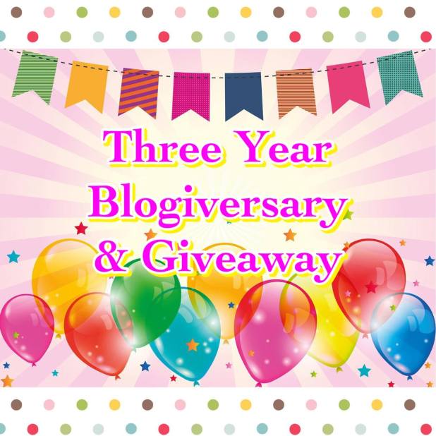 3 year blogiversary & giveaway (balloons, banner, and polk-a-dots)